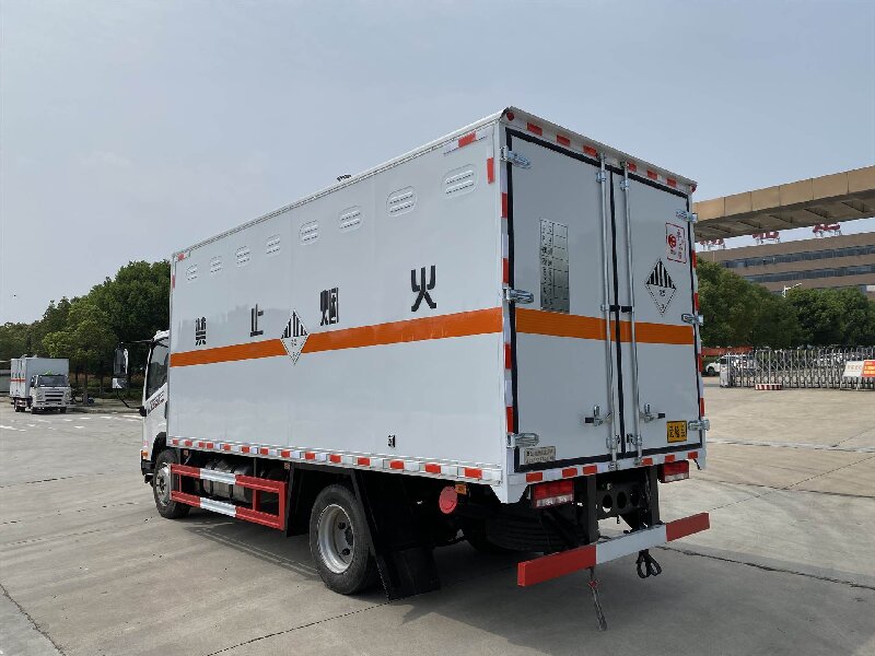 佛山到阿壩藏族羌族自治州貨運(yùn)公司